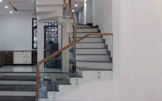 Cầu thang kính tại quận Từ Liêm